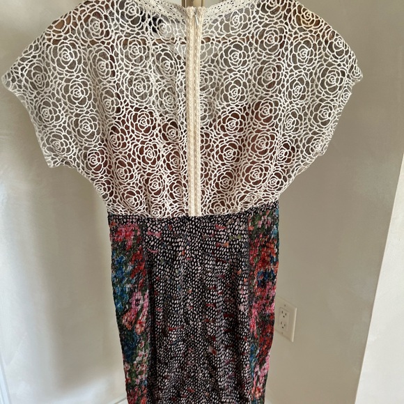 ‘Beguile’ by Byron Lars. - Picture 3 of 3